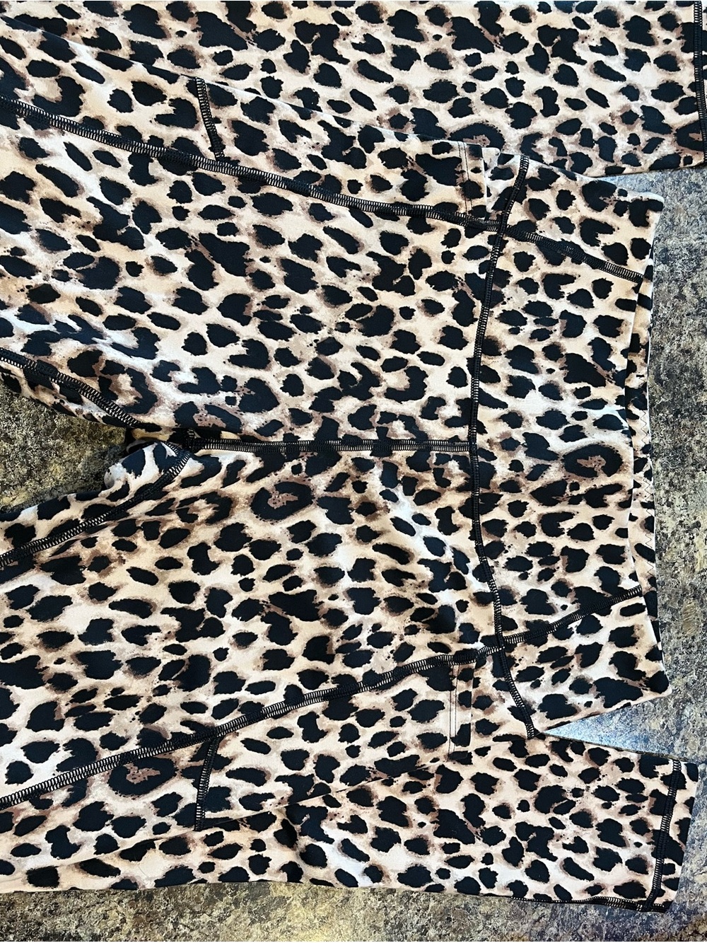 VICTORIAS SECRET cheetah leggings